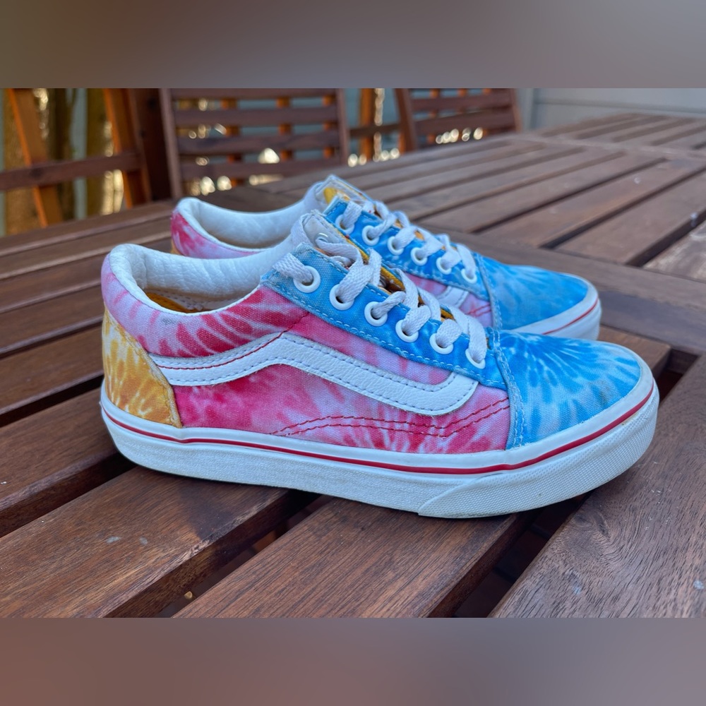 Vans Girls Skate Shoe Old School Tie Dye Red Blue Yellow Size 2 US Kids